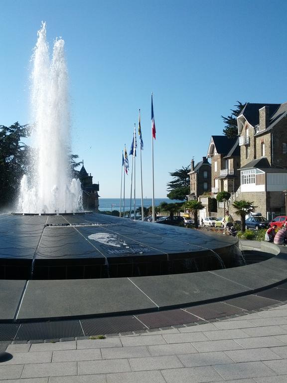 T2-300M Plage-L'Estacade- St Enogat A Dinard Eksteriør bilde